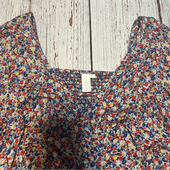 💎BOGO FREE💎H&M Puff Sleeved Peplum Blouse - Picture 6 of 9